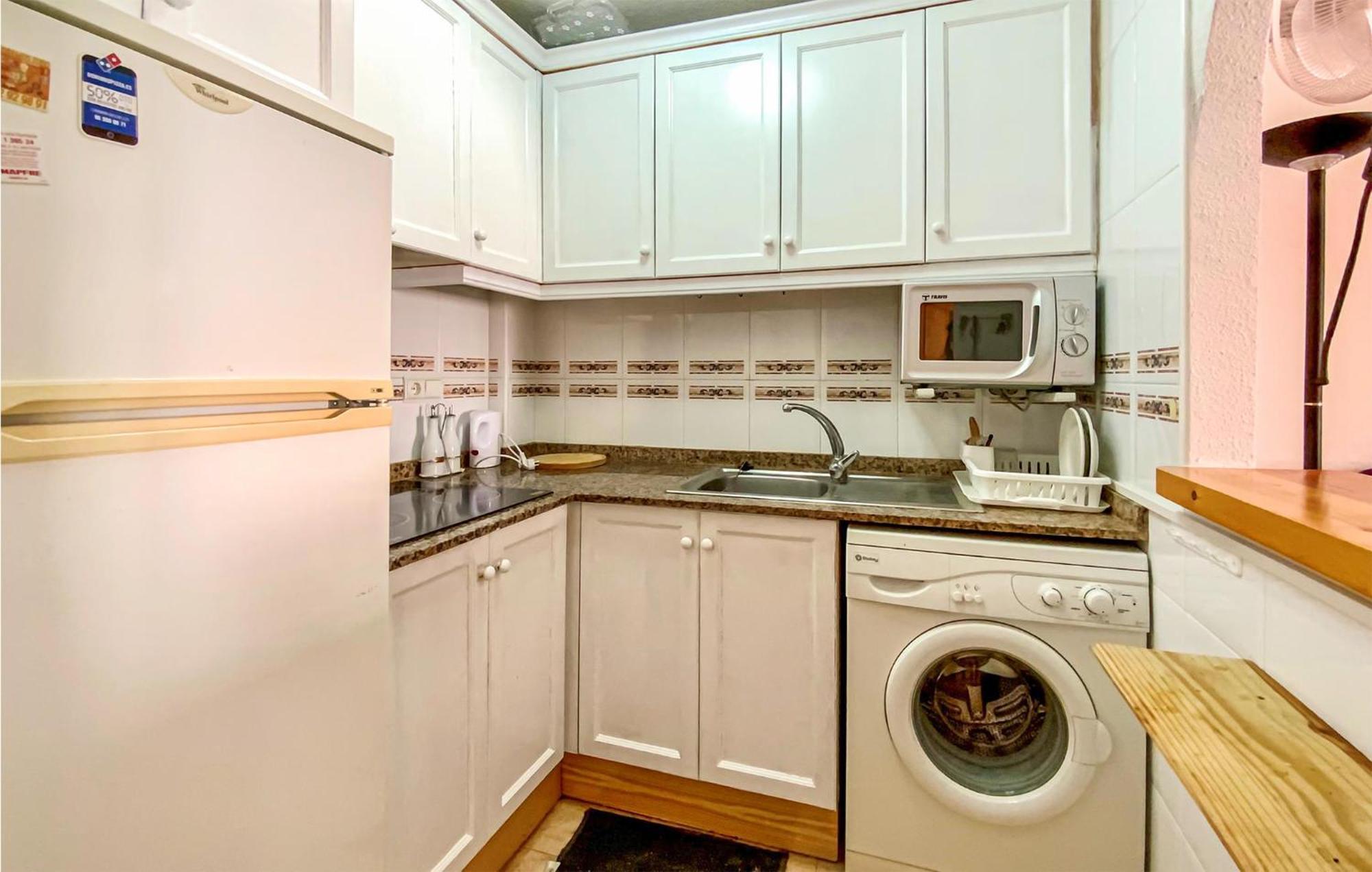 1 Bedroom Pet Friendly Apartment In ตอร์เรเวียคา ภายนอก รูปภาพ